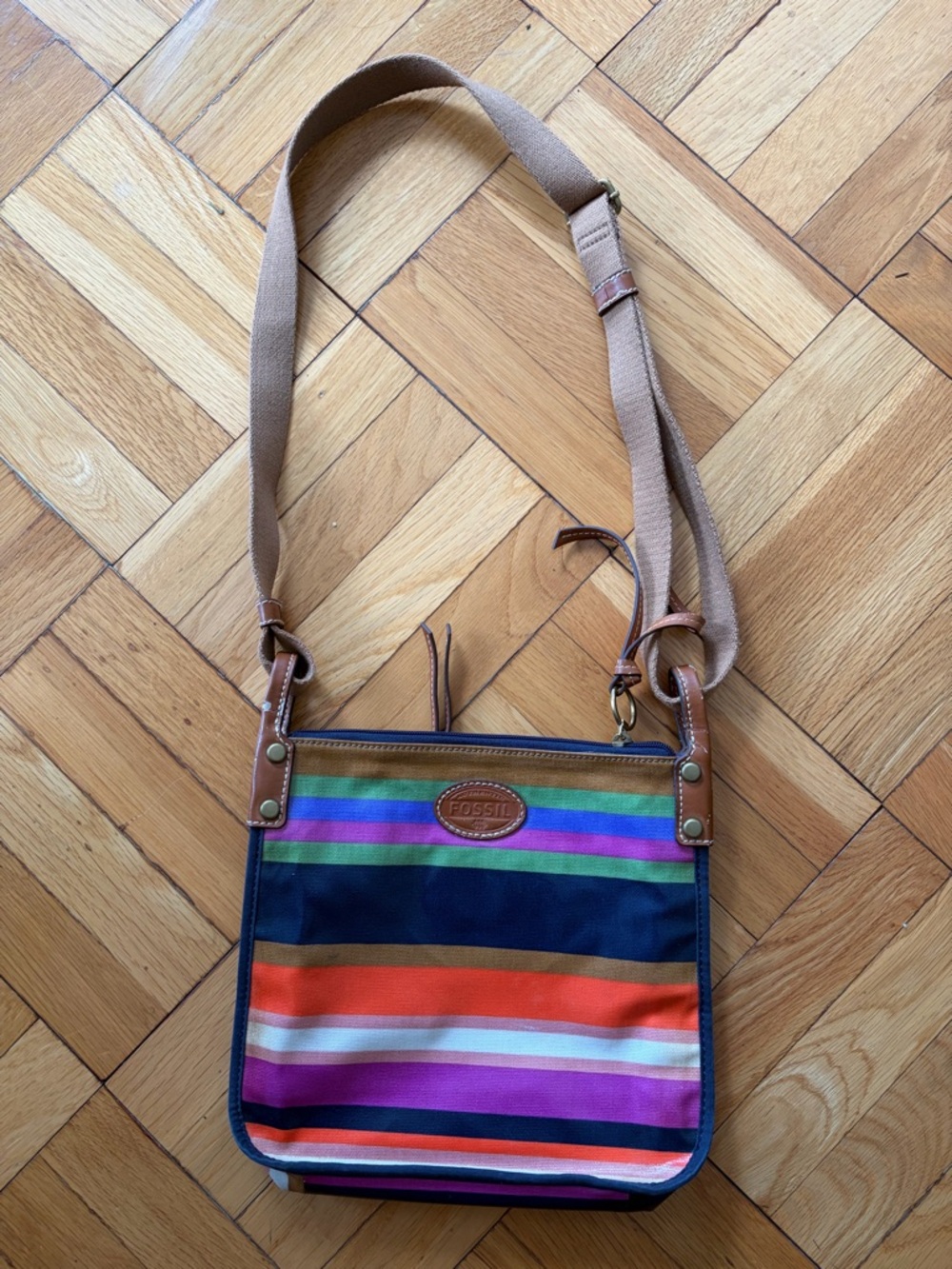 Fossil Striped Canvas Crossbody Bag Multicolor. Adjustable strap. Zipper Close